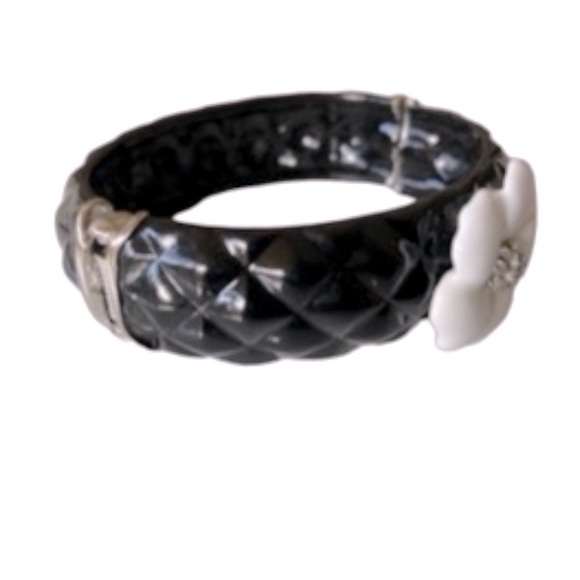 BLACK ENAMEL BANGLE BRACELET W/ A WHITE ENAMEL FLOWER & CZS - Picture 7 of 16